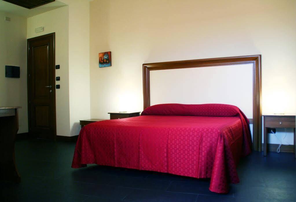 I Cento Campanili Apartment Acireale Bagian luar foto
